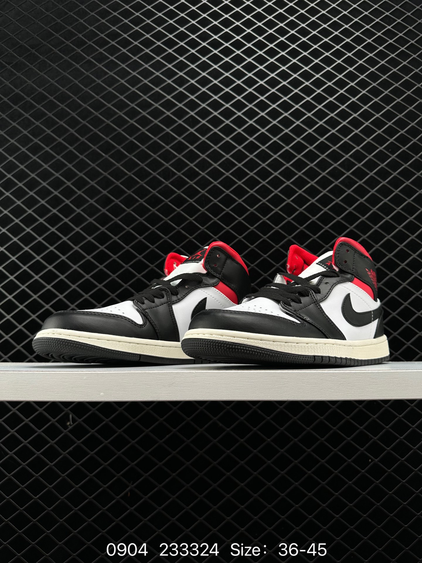 Nike Air Jordan 1 Retro High OG”Black/White“